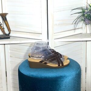 G.H Bass & Co SunJuns genuine leather brown strappy wedge heel sandals sz 9 W